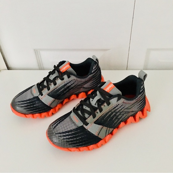 Reebok Shark Zigtech Kids Black and Orange Shoes - Picture 4 of 6